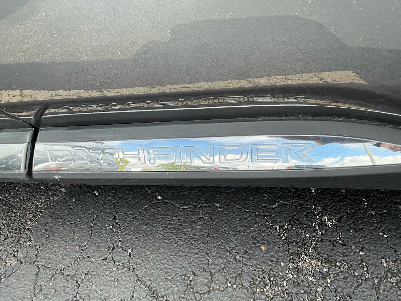 Used 2025 Nissan Pathfinder Platinum w/ Cargo Package FWD image 10