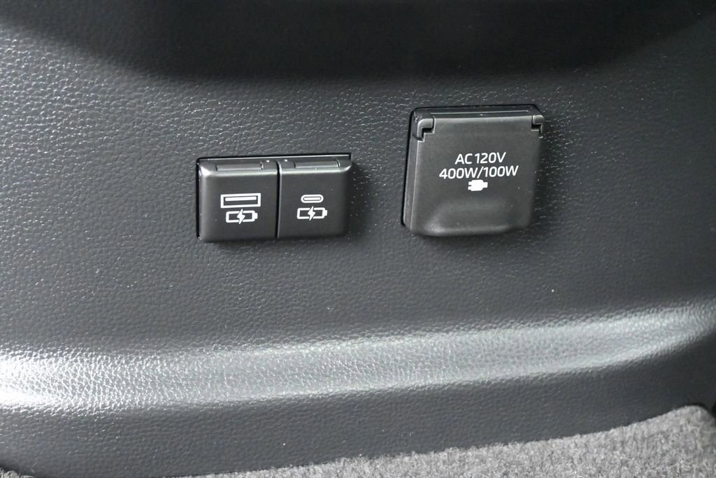 Used 2023 Toyota Tundra Limited w/ Power Package AWD/4WD image 21