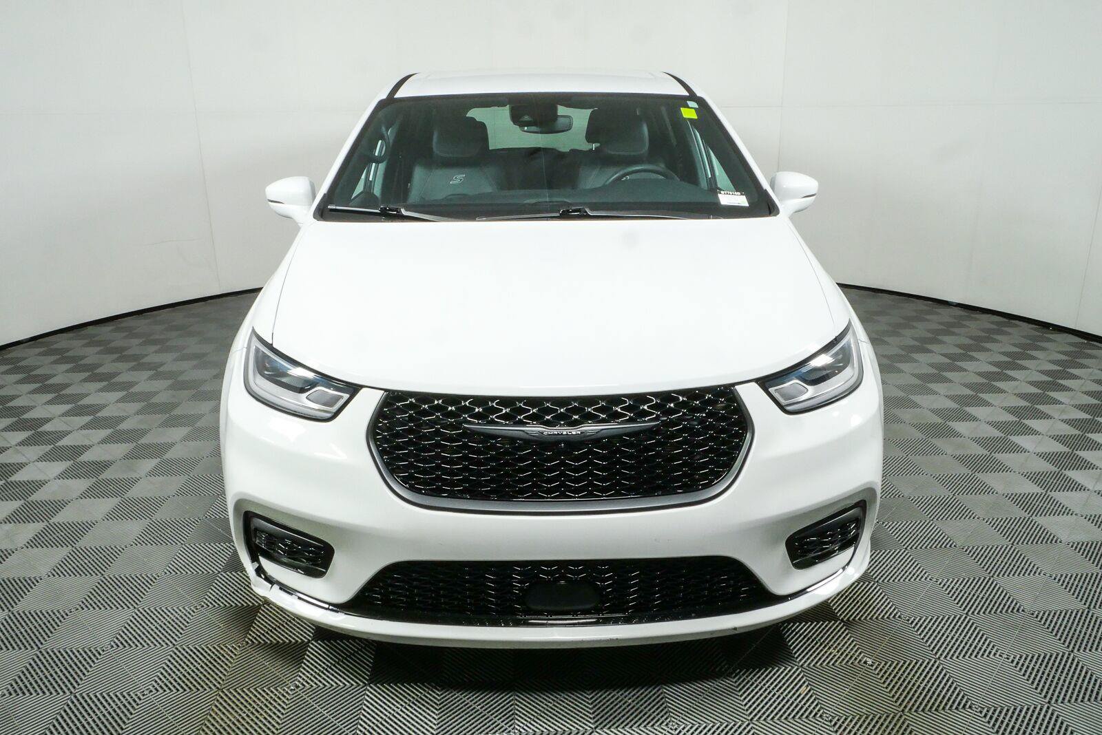 Used 2022 Chrysler Pacifica Touring-L w/ S Appearance Package FWD image 25