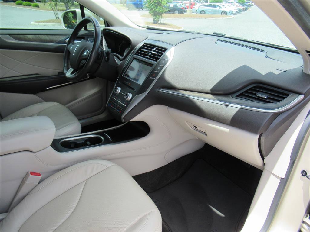 Used 2017 Lincoln MKC Reserve FWD image 11