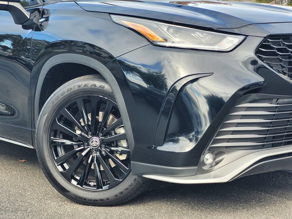 Used 2024 Toyota Highlander XSE AWD/4WD image 3