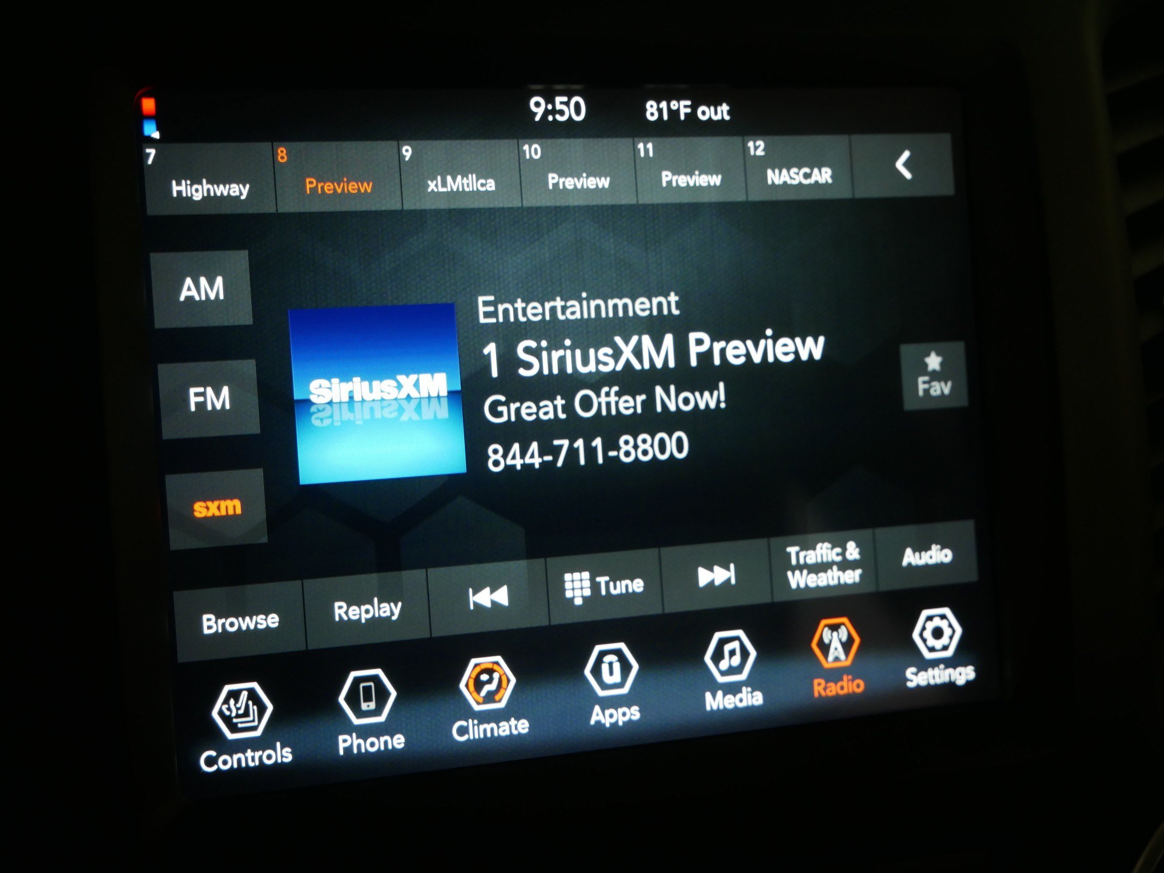 Used 2022 Jeep Cherokee Latitude w/ Sun & Sound Group AWD/4WD image 22
