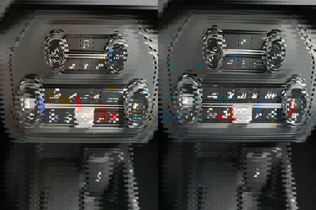 Used 2025 Ford Bronco Big Bend image 21