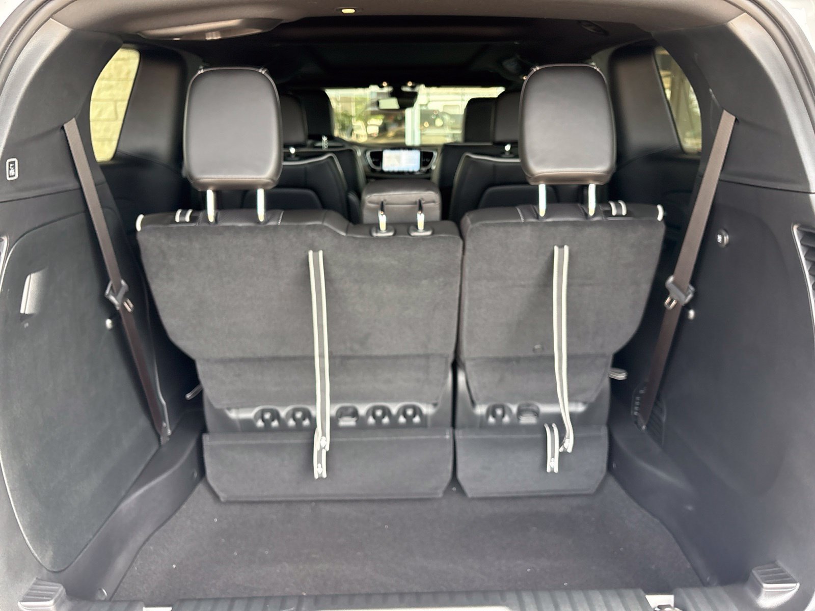 New 2027 Chrysler Pacifica Limited FWD image 18