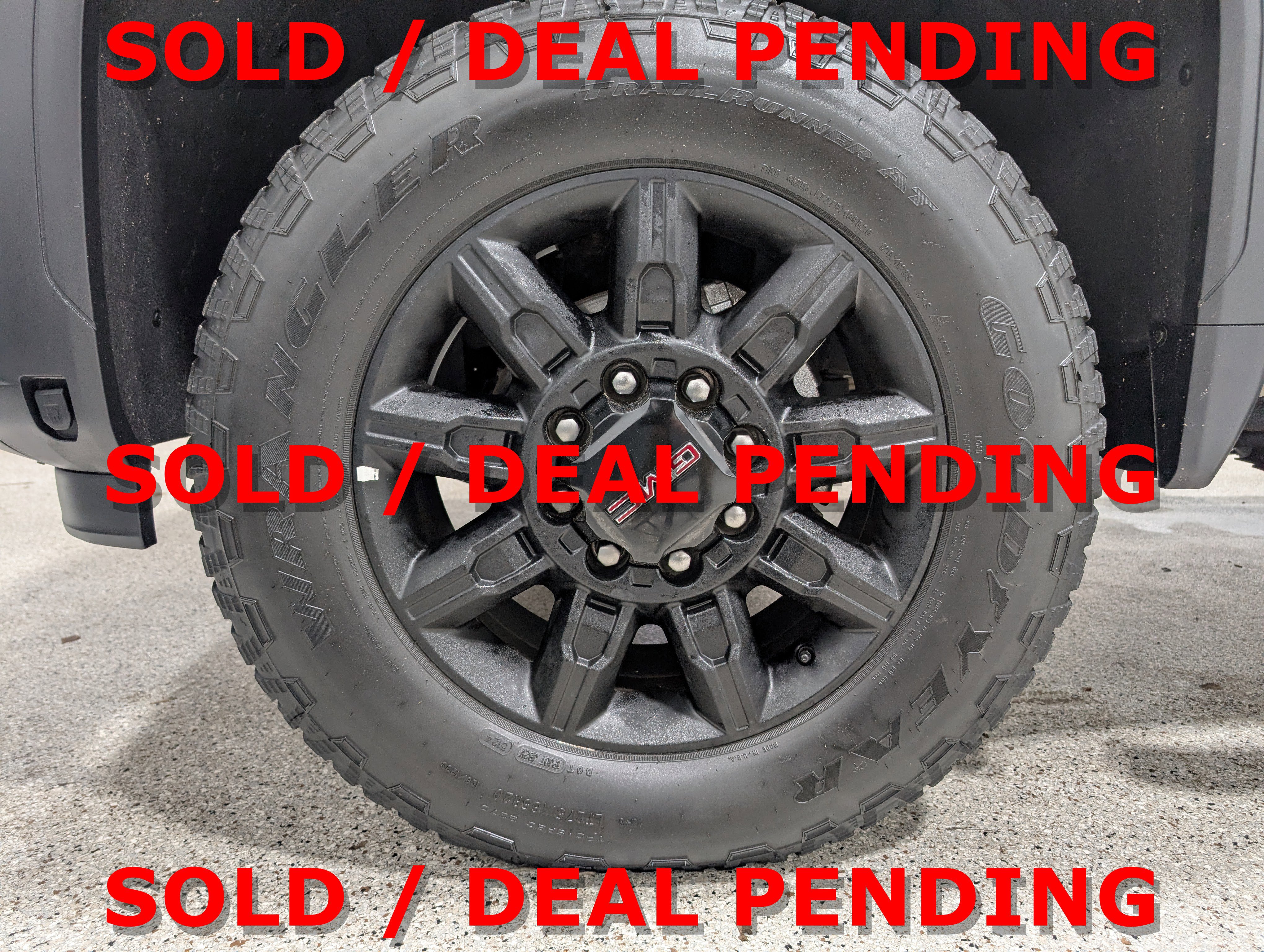 Used 2025 GMC Sierra 3500 AT4 image 12