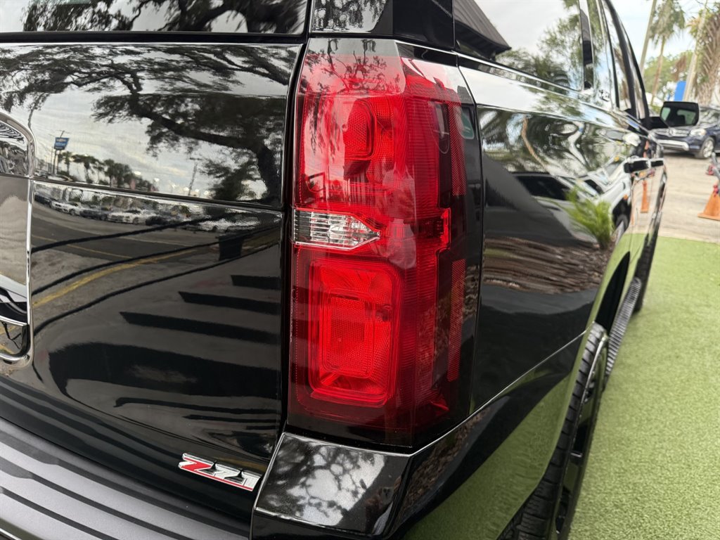 Used 2017 Chevrolet Tahoe LT w/ Luxury Package AWD/4WD image 12