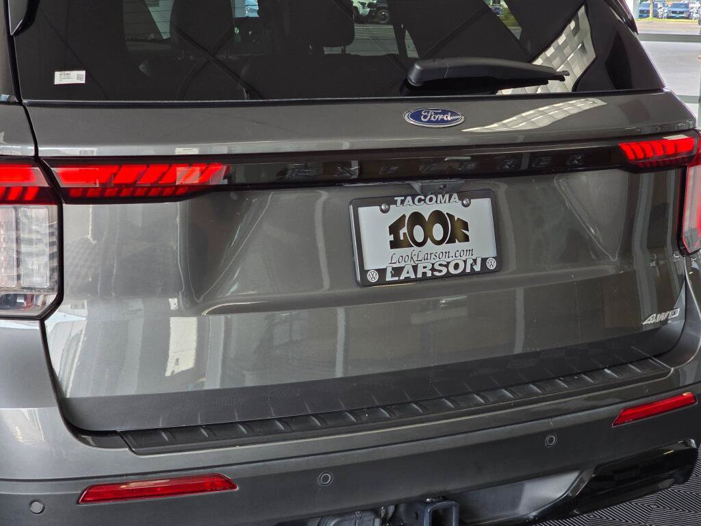 Used 2025 Ford Explorer ST-Line AWD/4WD image 12