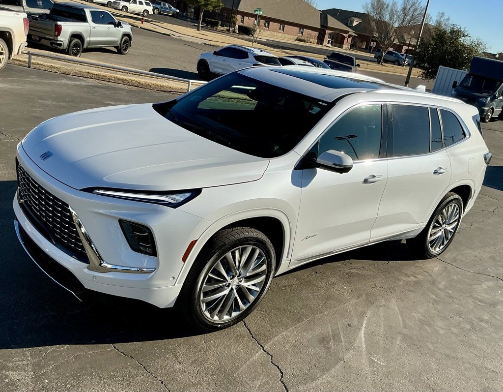 Used 2025 Buick Enclave Avenir w/ Super Cruise Package image 5