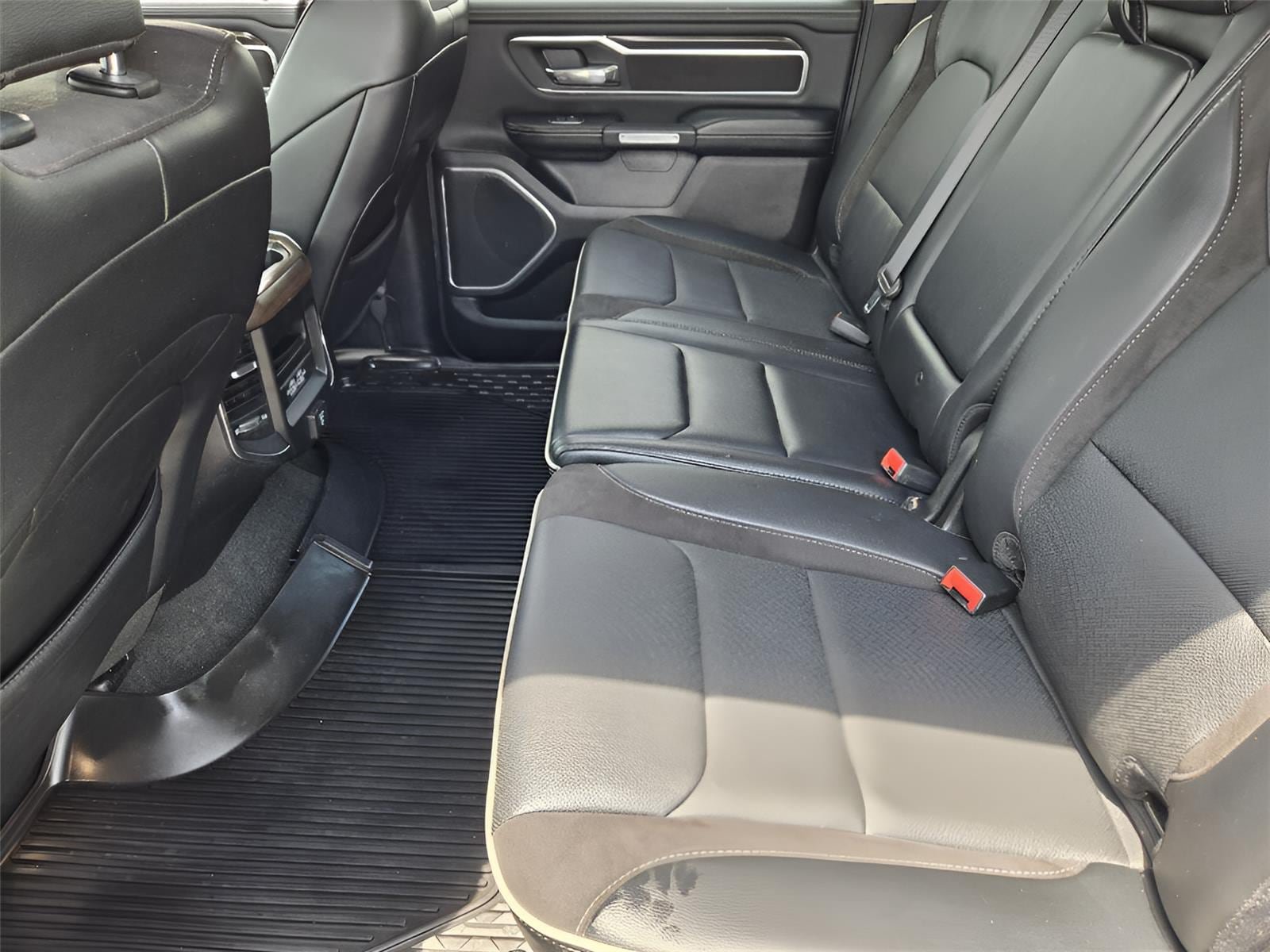 Used 2022 RAM 1500 Laramie AWD/4WD image 27