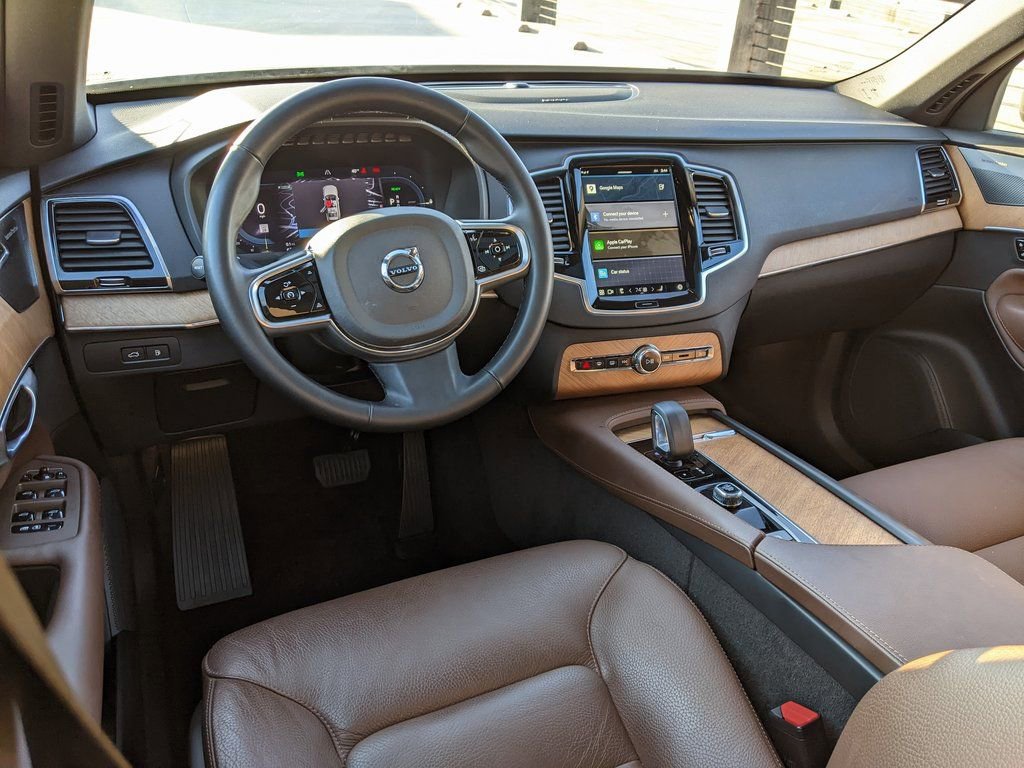 Certified 2024 Volvo XC90 T8 Plus w/ Protection Package image 12