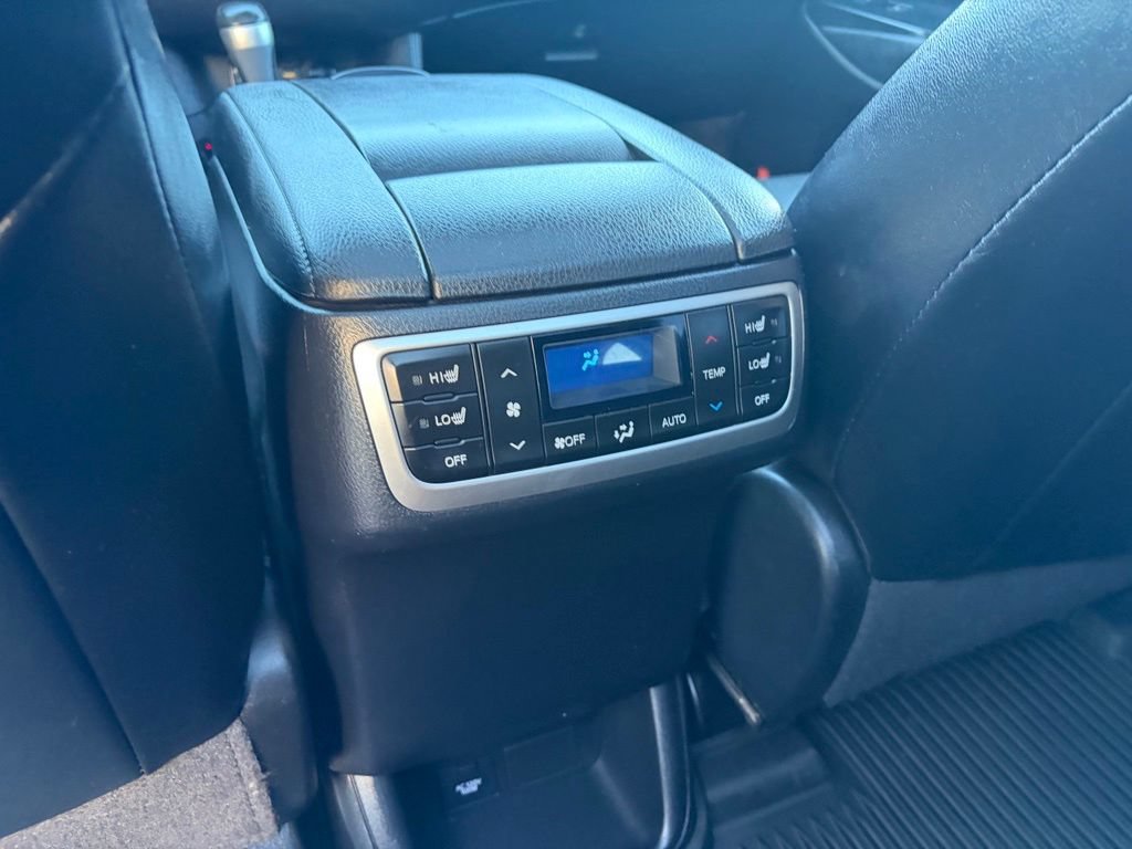Used 2019 Toyota Highlander Limited Platinum AWD/4WD image 18