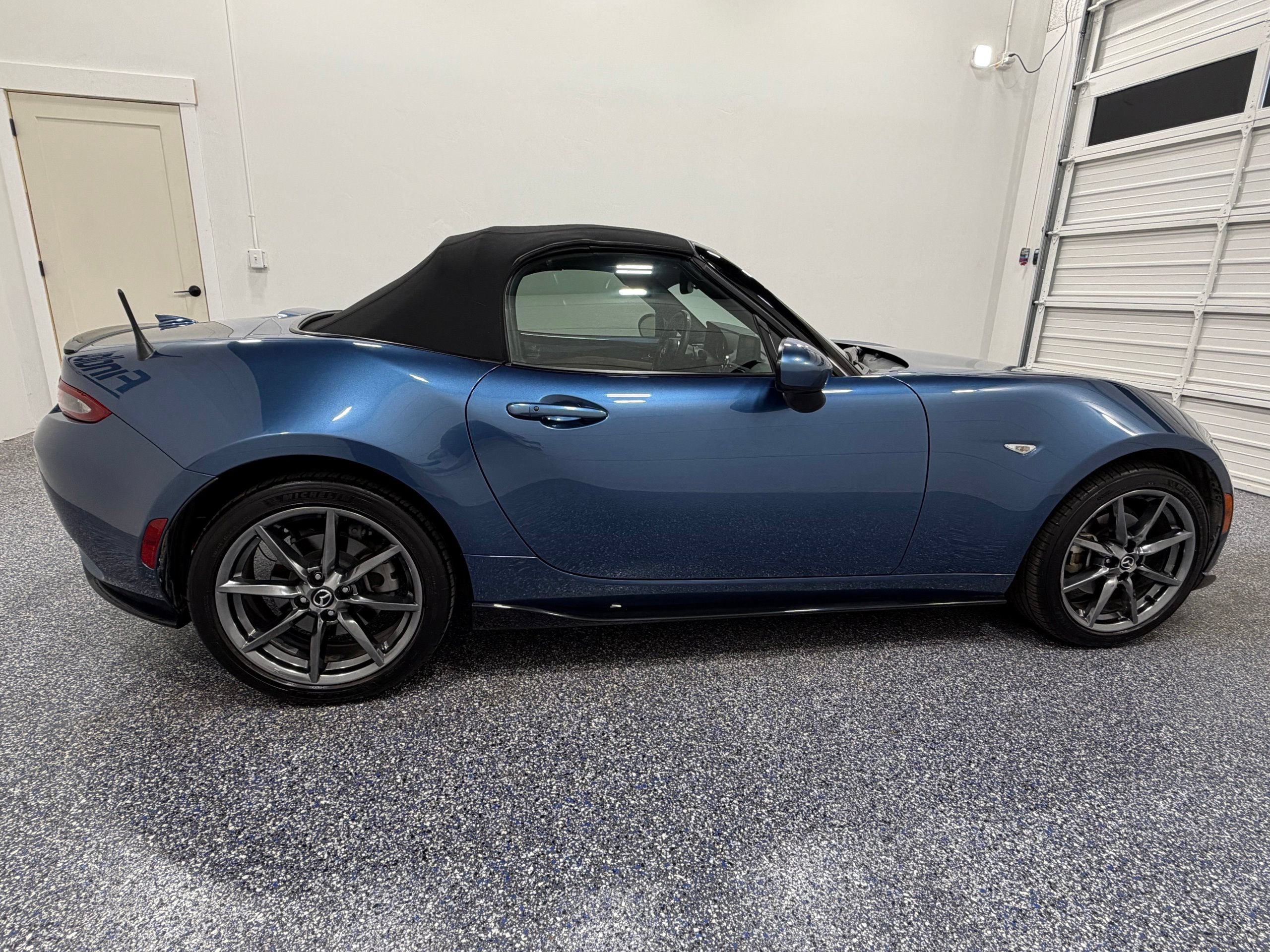 Used 2020 MAZDA MX-5 Miata Grand Touring w/ Appearance Package RWD image 7