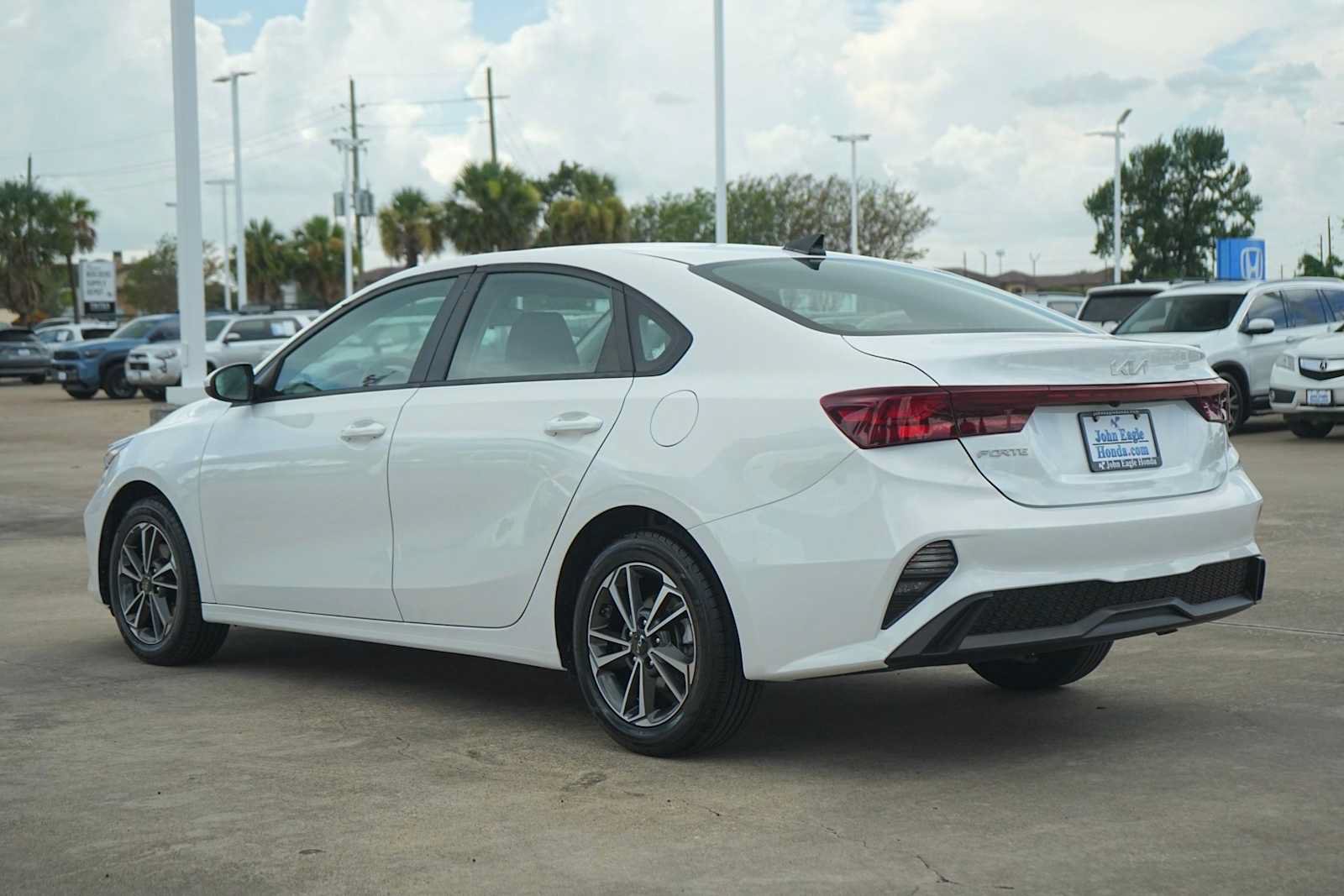 Used 2023 Kia Forte LXS FWD image 4