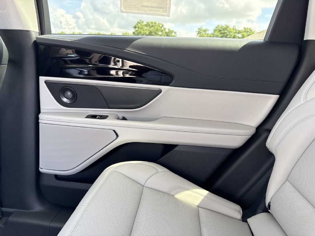 New 2026 Lincoln Nautilus Premier w/ Equipment Group 102A AWD/4WD image 15