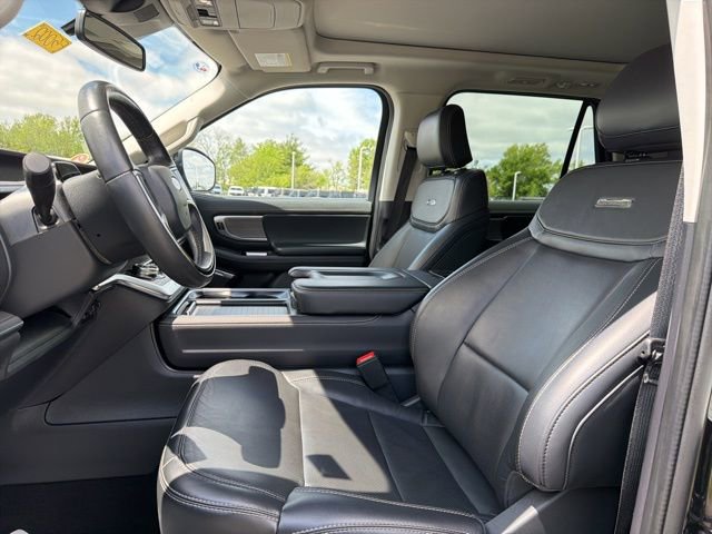 Used 2025 Ford Expedition Platinum AWD/4WD image 33