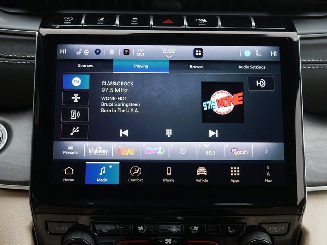 New 2025 Jeep Grand Cherokee Limited w/ Luxury Tech Group II image 21