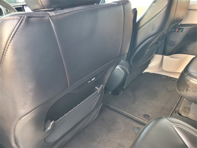 Used 2024 Chrysler Pacifica Touring-L image 14