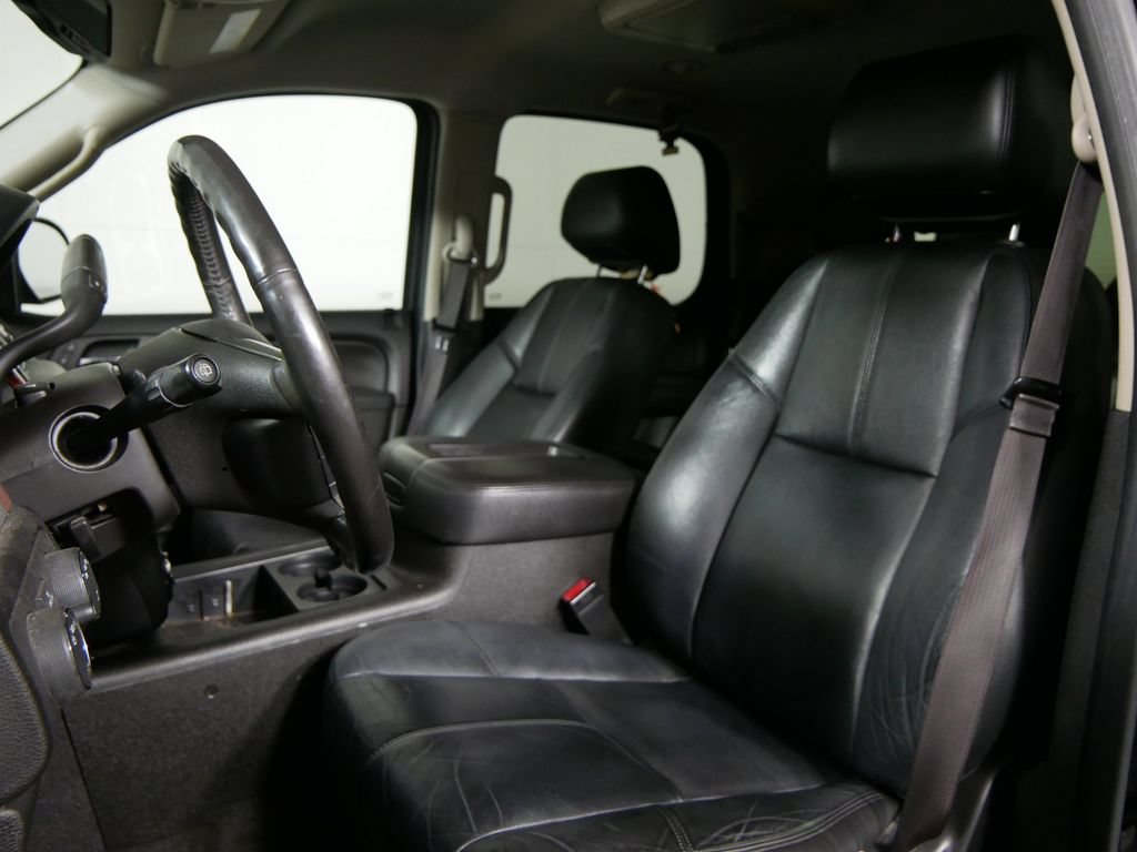 Used 2013 GMC Yukon SLT w/ SLT-2 Equipment Package AWD/4WD image 11