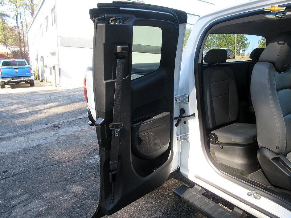Used 2017 Chevrolet Colorado W/T image 24