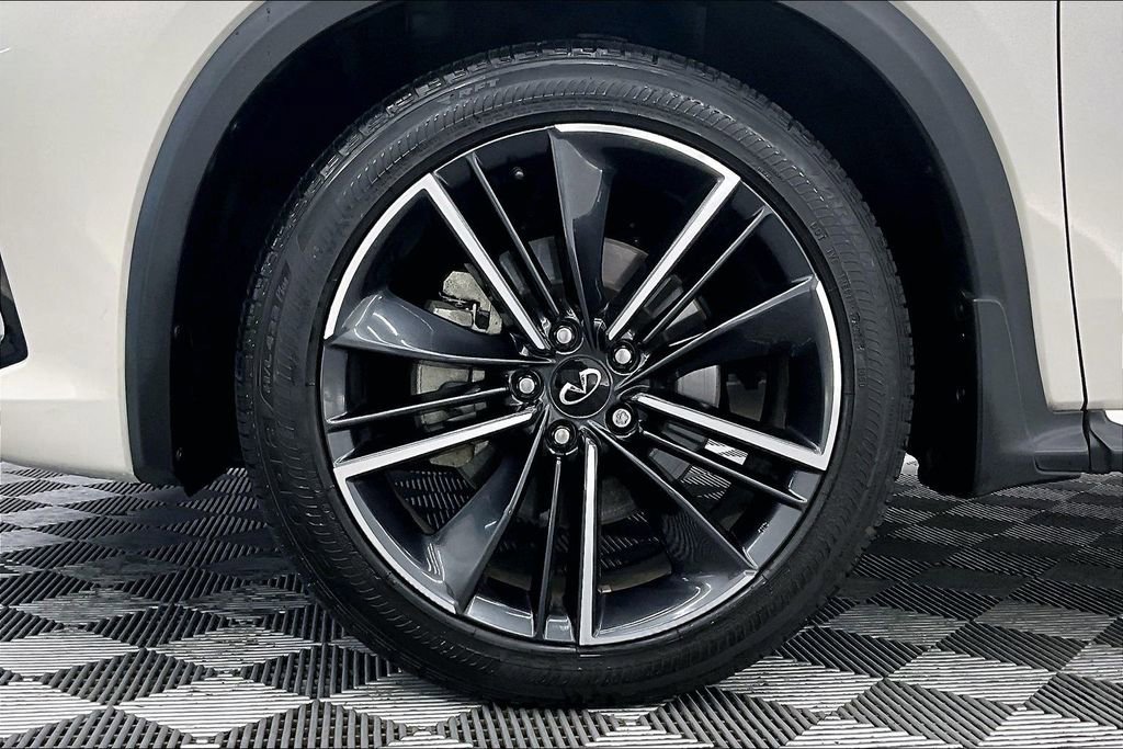 Used 2023 INFINITI QX55 Essential image 8