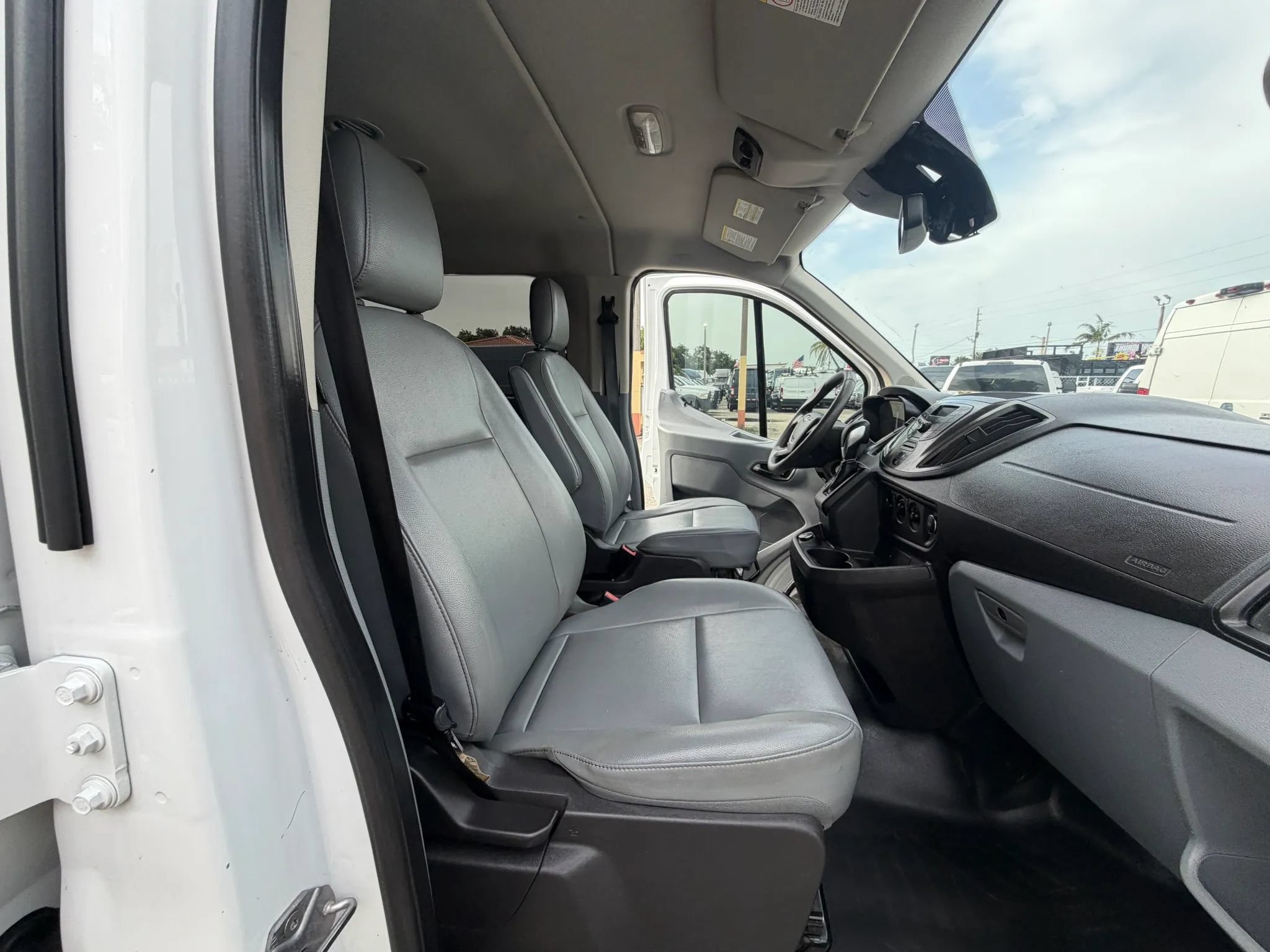 Used 2019 Ford Transit 350 XL RWD image 17