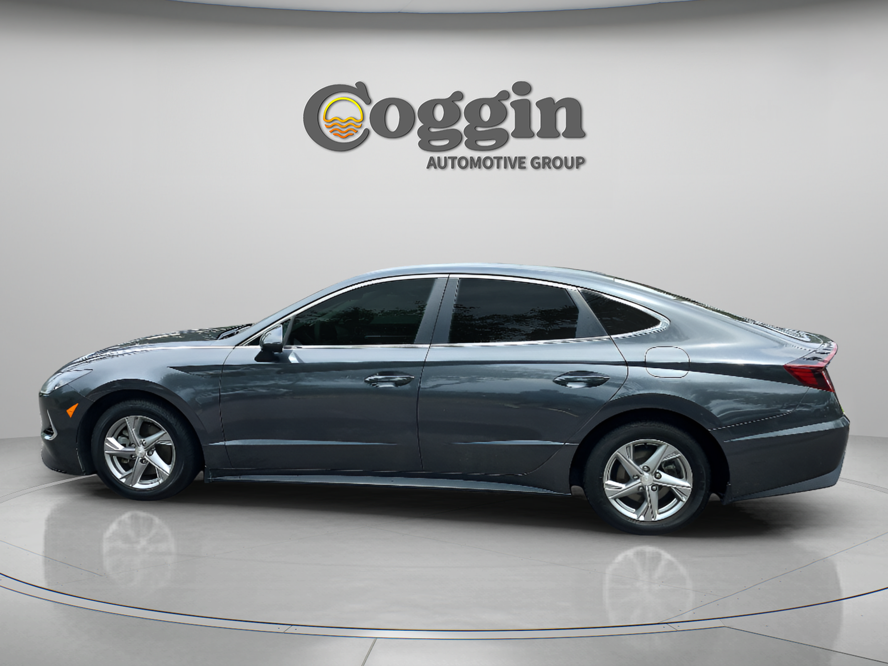 Used 2023 Hyundai Sonata SE w/ Preferred Accessory Package FWD image 2