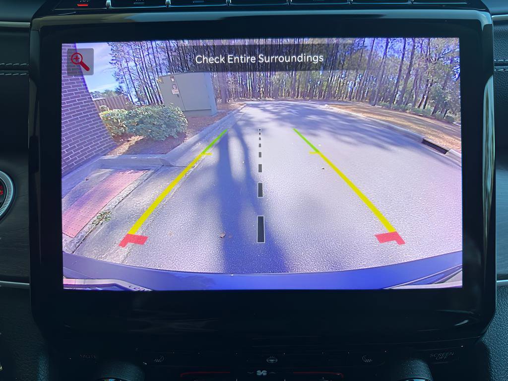 Used 2023 Jeep Grand Cherokee Limited w/ Black Appearance Package image 39