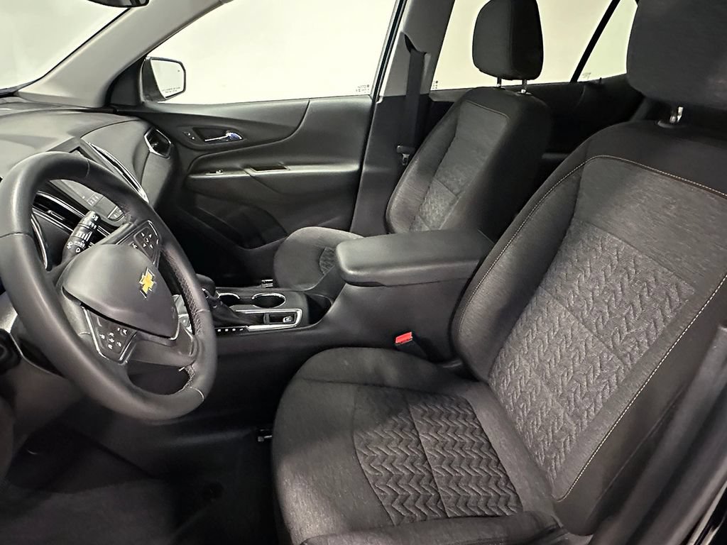 Used 2023 Chevrolet Equinox LT AWD/4WD image 3