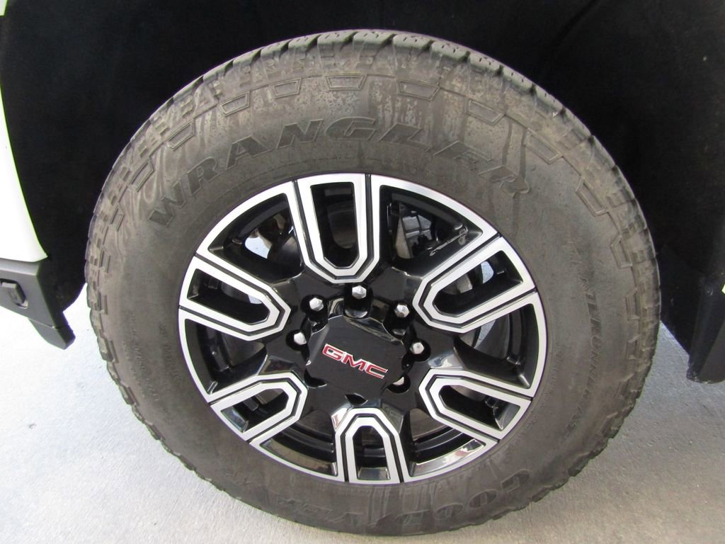 Used 2022 GMC Sierra 2500 AT4 w/ AT4 Premium Plus Package AWD/4WD image 36