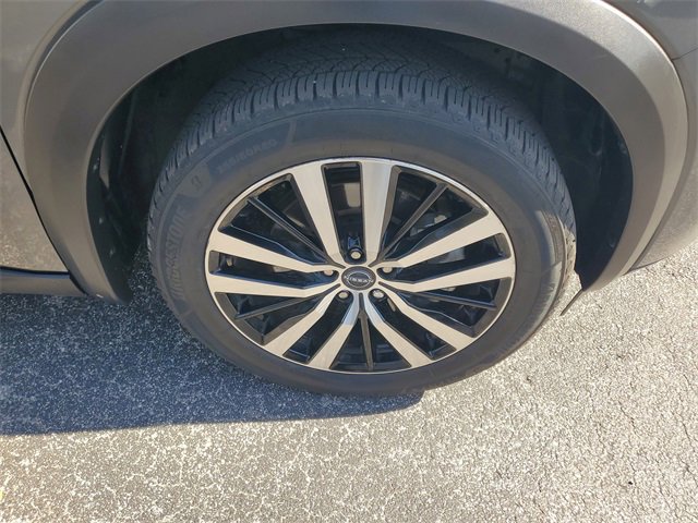 Used 2023 Nissan Pathfinder Platinum image 5