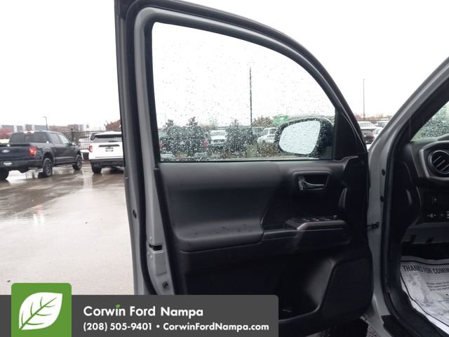 Used 2021 Toyota Tacoma TRD Off-Road image 10