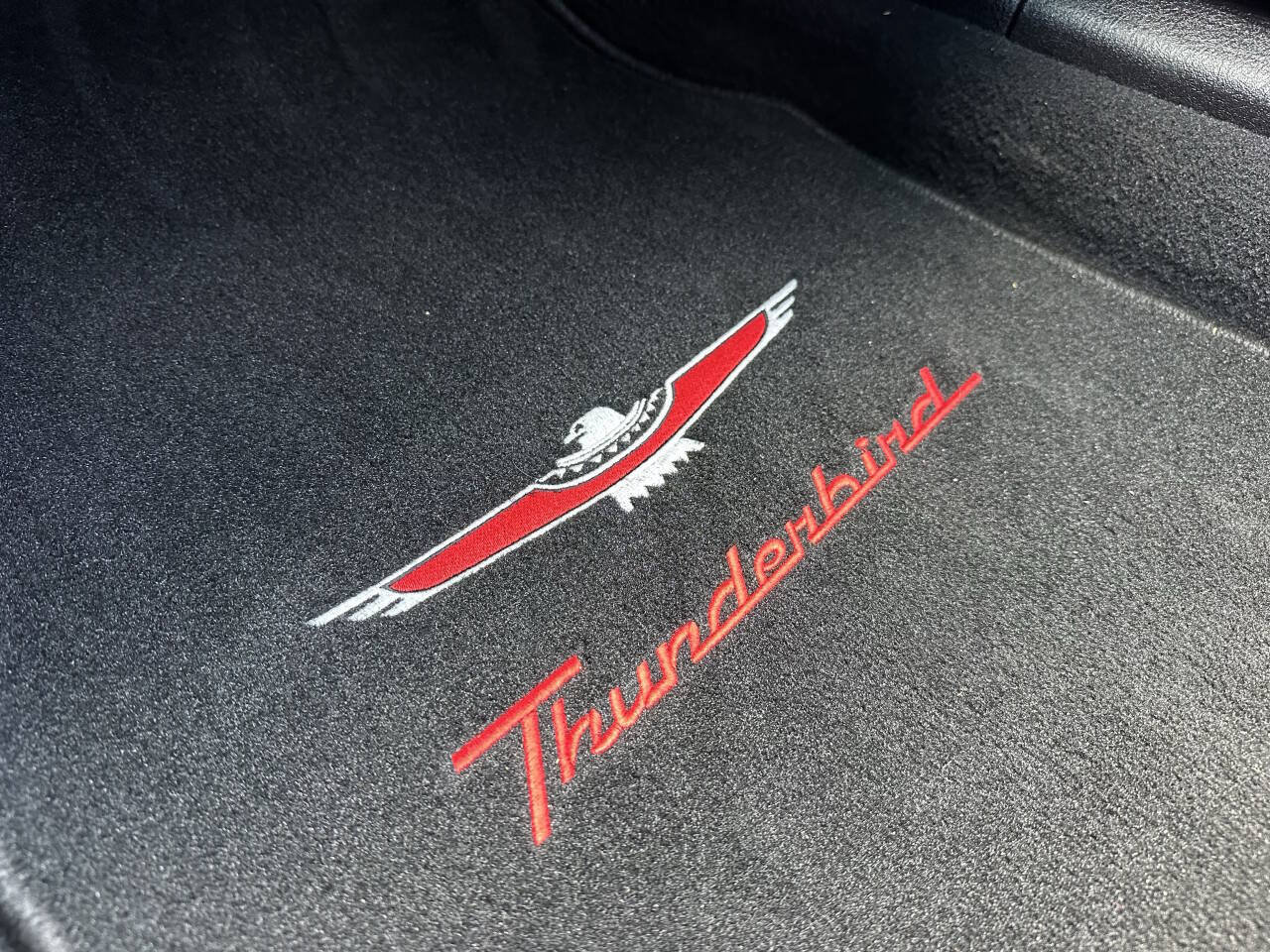 Used 2004 Ford Thunderbird RWD image 16