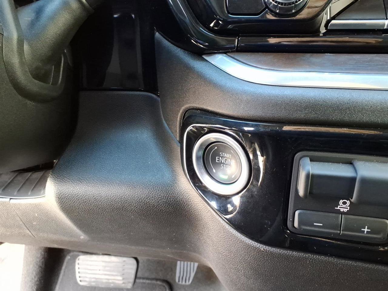 Used 2025 GMC Sierra 1500 SLT image 9