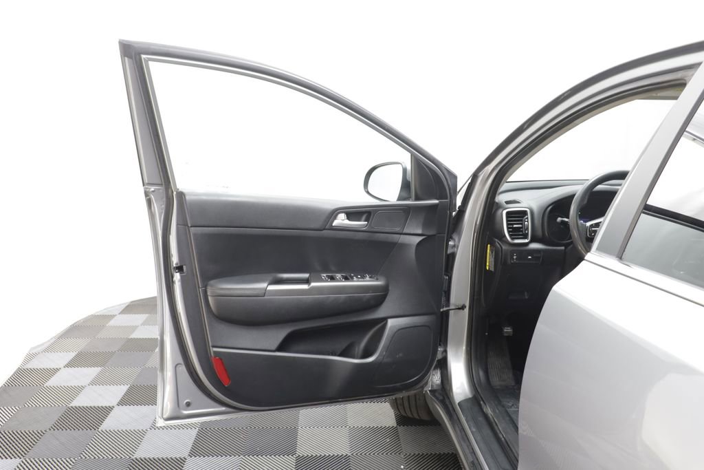 Used 2022 Kia Sportage LX image 5