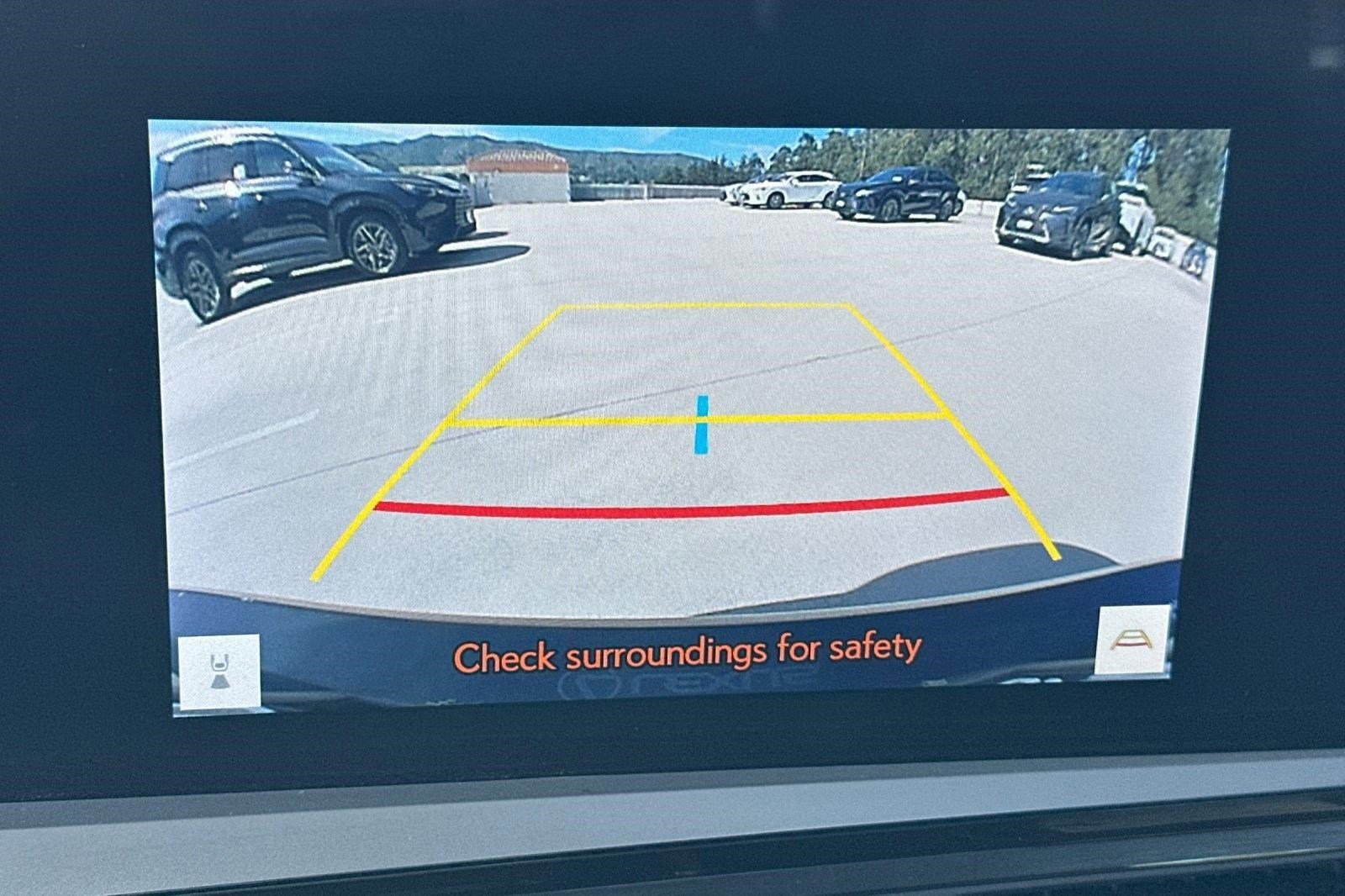 Used 2025 Lexus ES 300h w/ Premium Package image 25