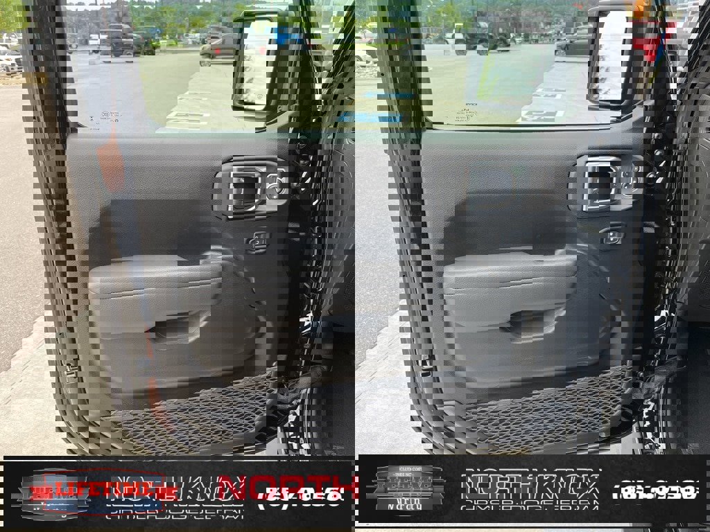 New 2025 Jeep Gladiator Sport image 5