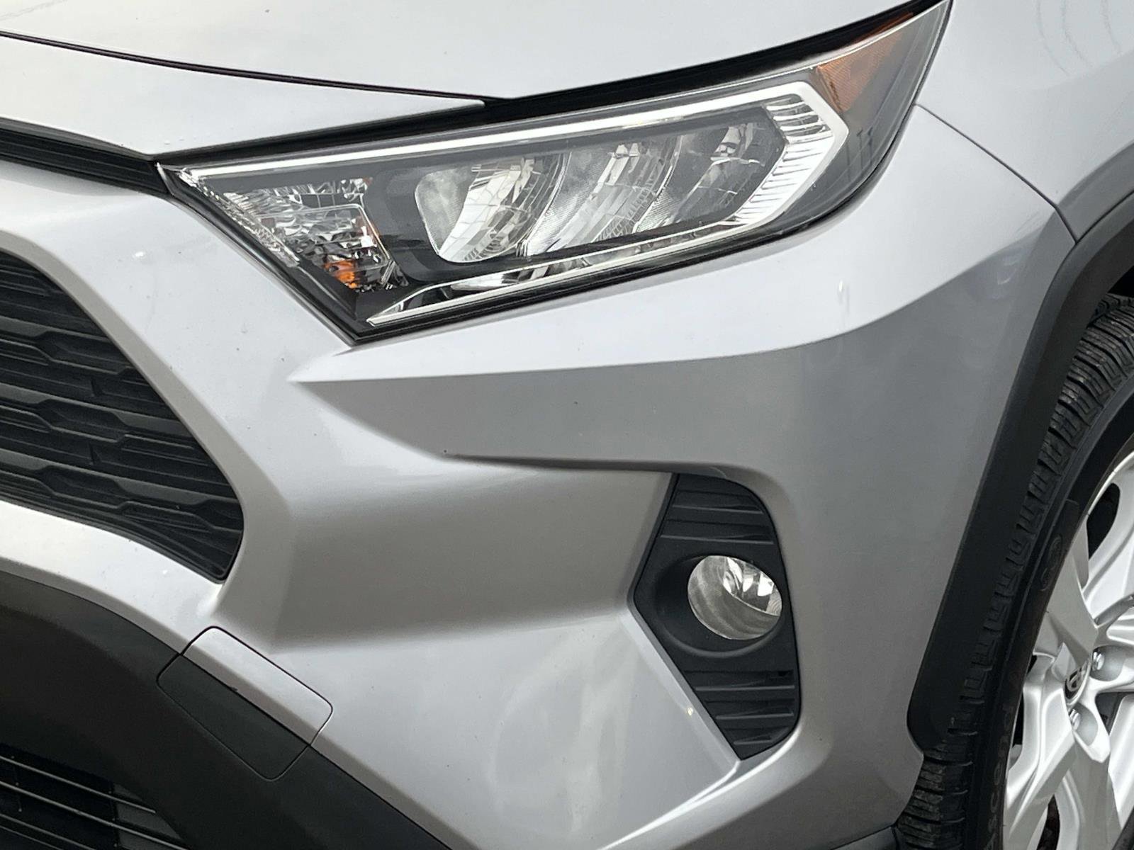 Used 2019 Toyota RAV4 XLE w/ Phone Cable & Charge Package image 9