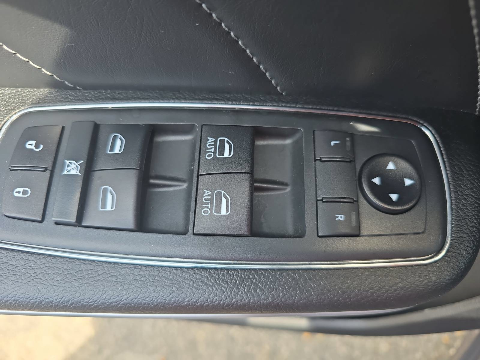 Used 2020 Dodge Charger Scat Pack RWD image 26