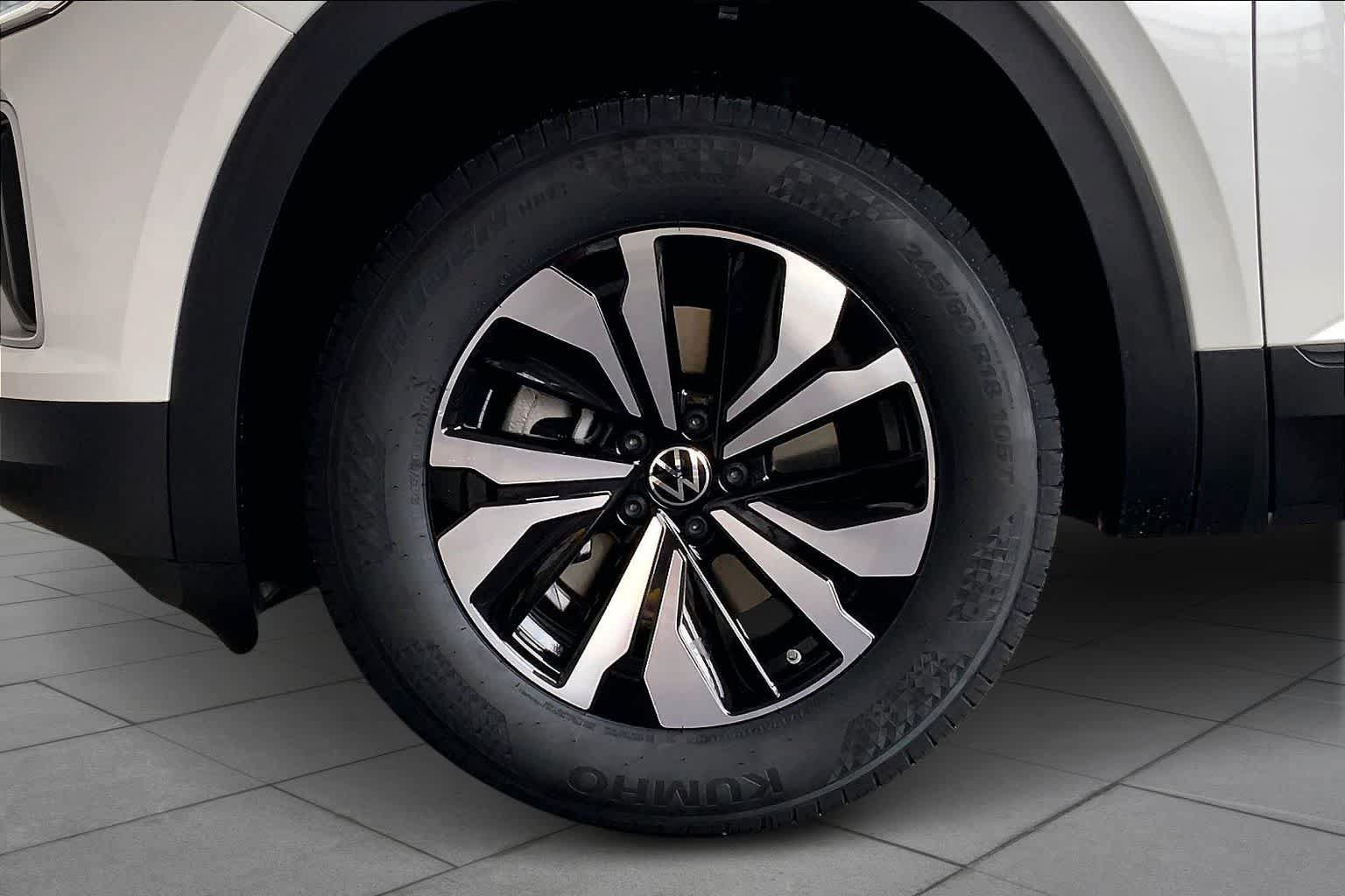 New 2026 Volkswagen Atlas SE FWD image 11