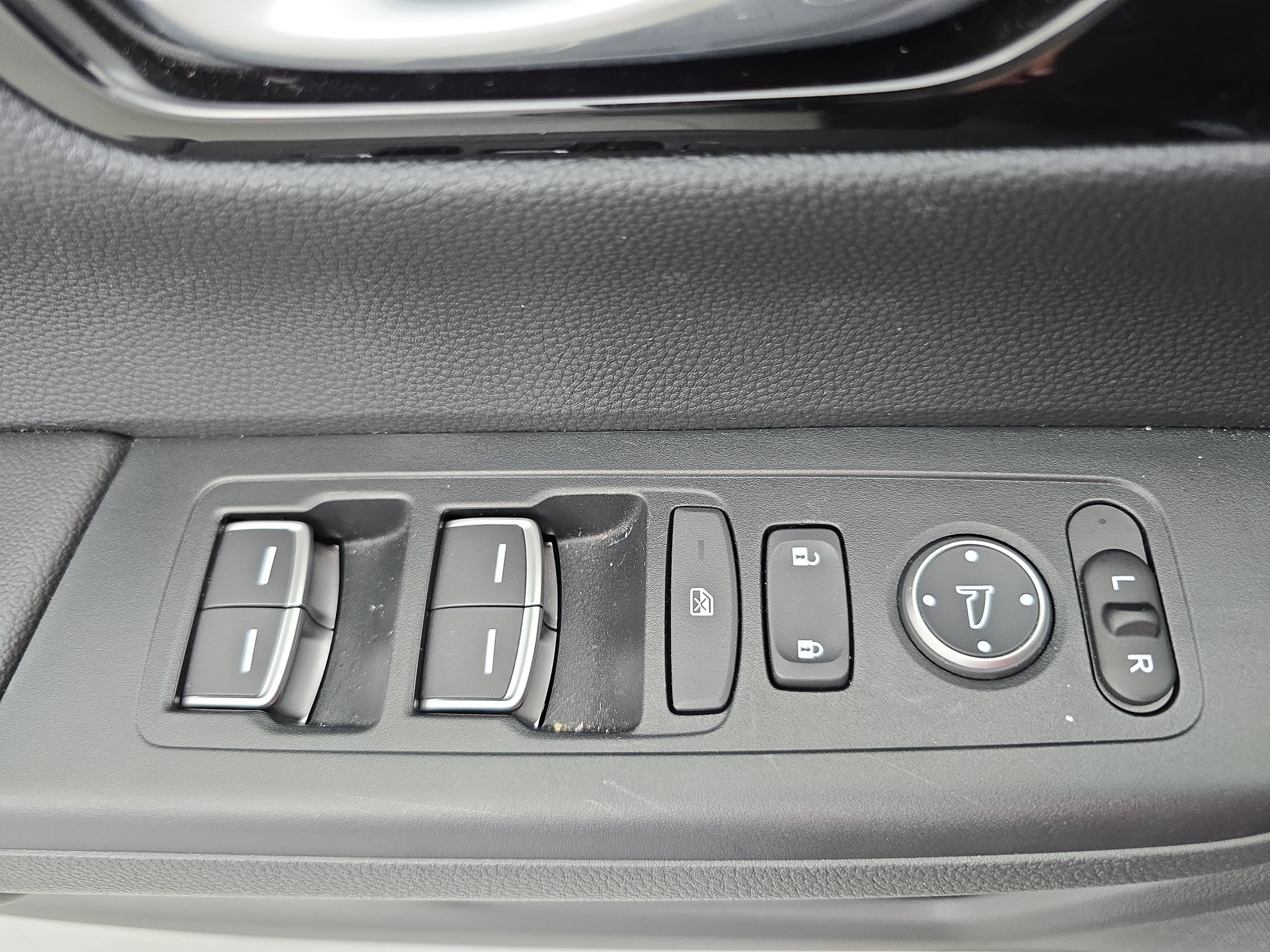 Used 2024 Honda CR-V EX-L image 28