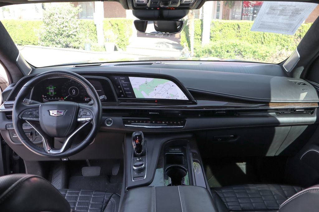 Used 2023 Cadillac Escalade Sport Platinum w/ LPO, ONYX Package AWD/4WD image 32