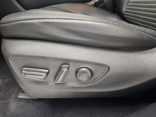 Used 2022 Toyota Highlander XSE image 19