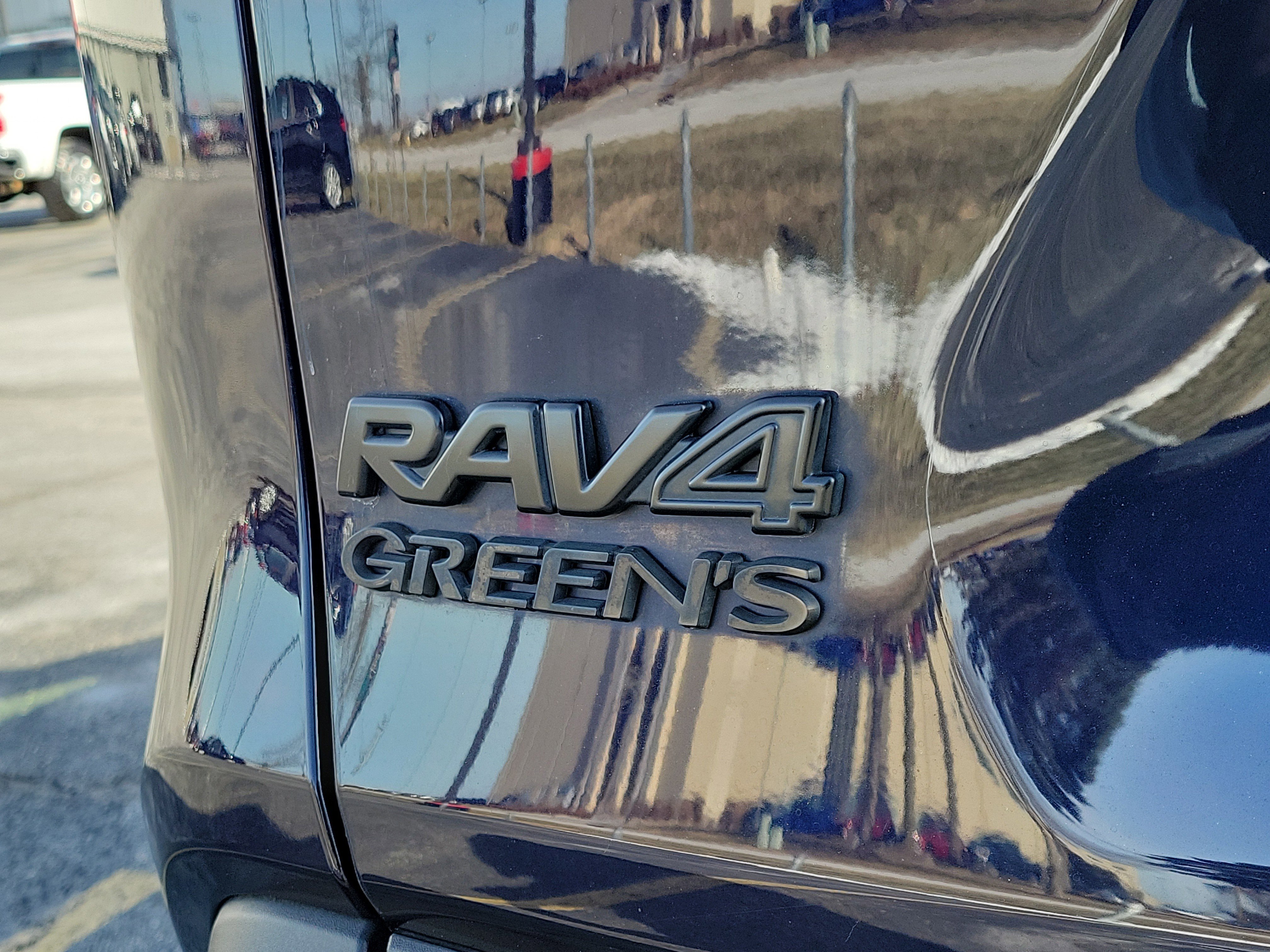 Used 2022 Toyota RAV4 XLE image 6