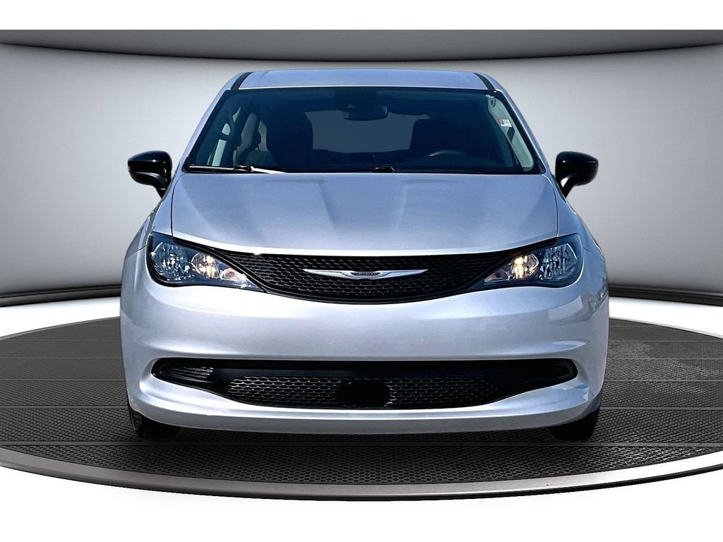 Certified 2024 Chrysler Voyager LX FWD image 4