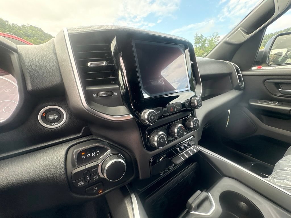 New 2026 RAM 1500 Express AWD/4WD image 23