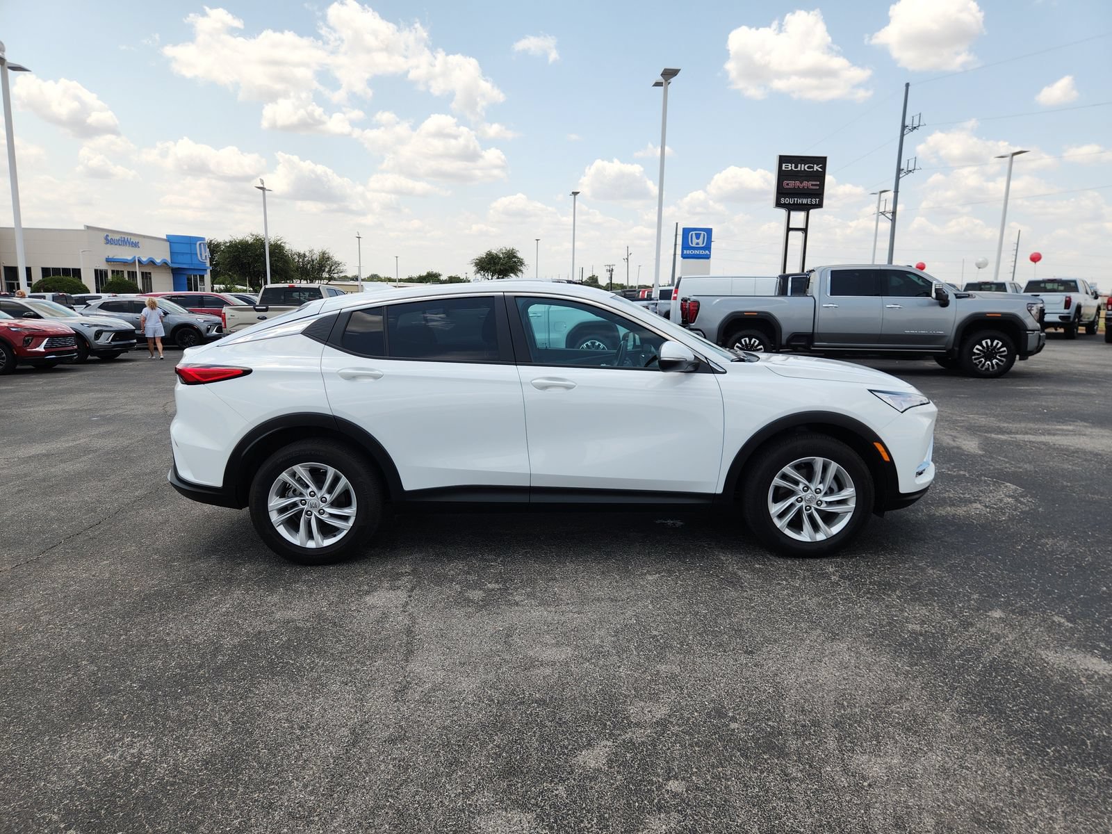 Used 2025 Buick Envista Preferred w/ Convenience II Package FWD image 7