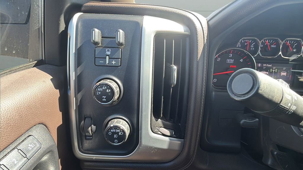 Used 2015 GMC Sierra 1500 SLT w/ SLT Crew Cab Value Package image 24