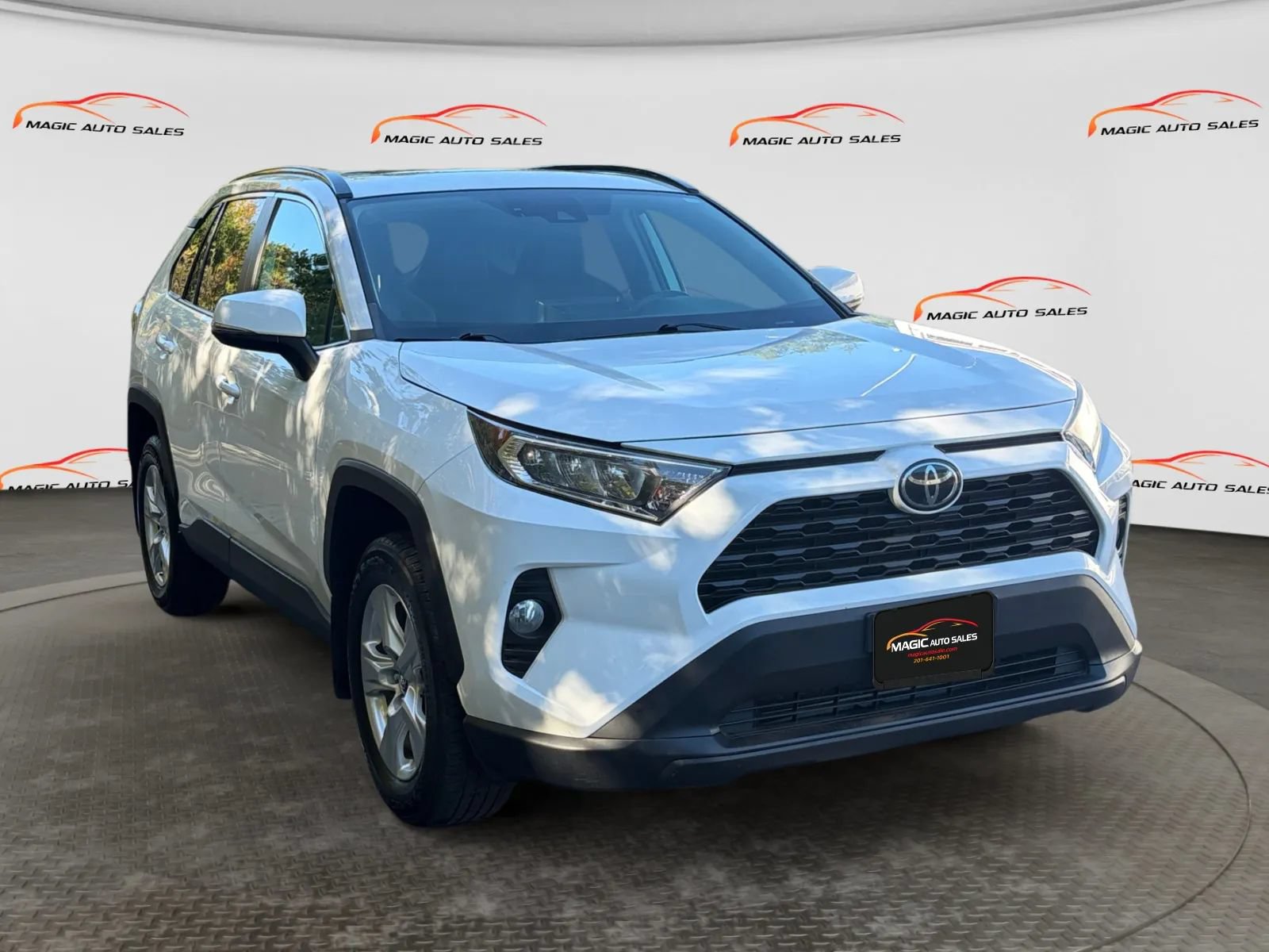Used 2021 Toyota RAV4 XLE w/ Convenience Package AWD/4WD image 5