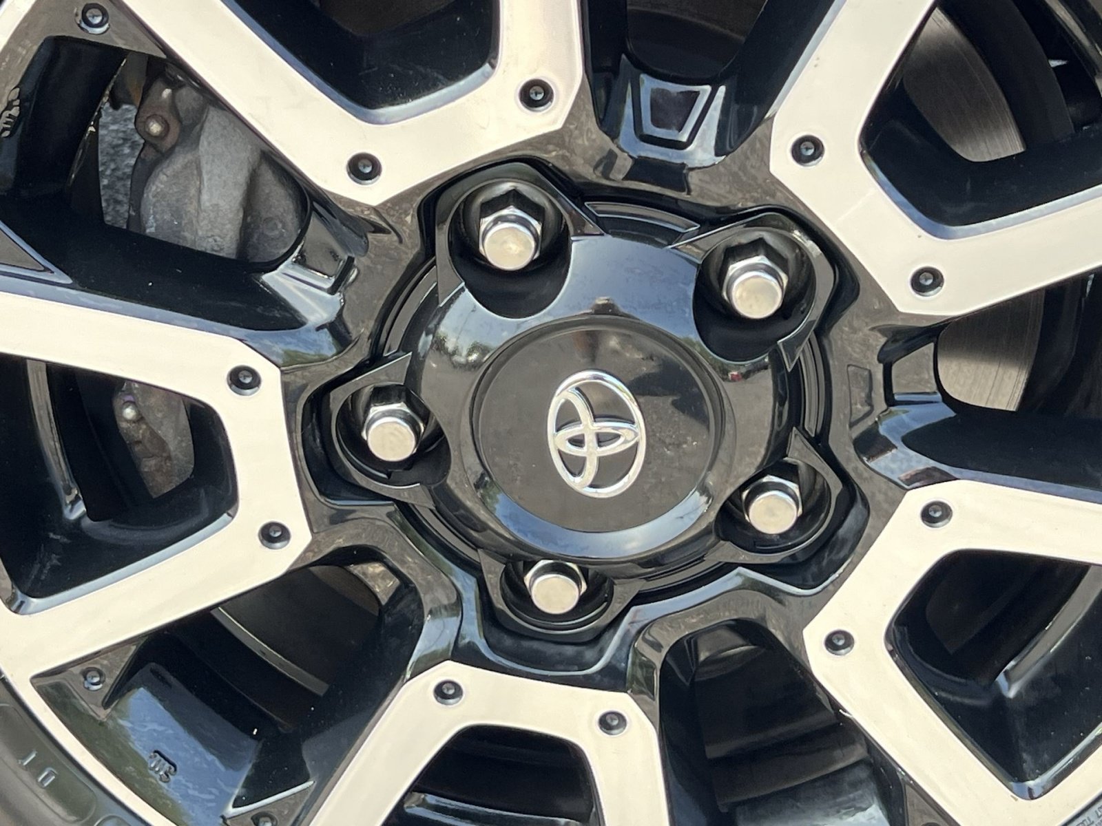 Used 2019 Toyota Tundra SR5 w/ TRD Off Road Package AWD/4WD image 38