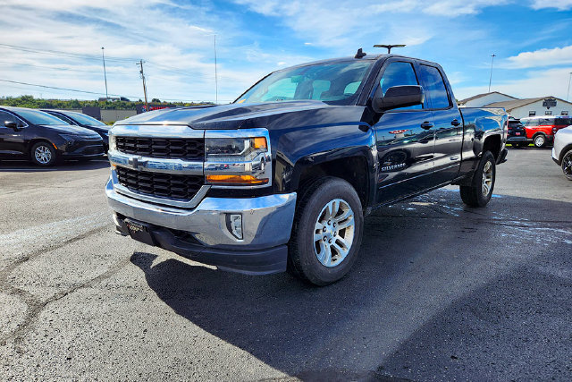 Used 2018 Chevrolet Silverado 1500 LT w/ All Star Edition AWD/4WD image 4